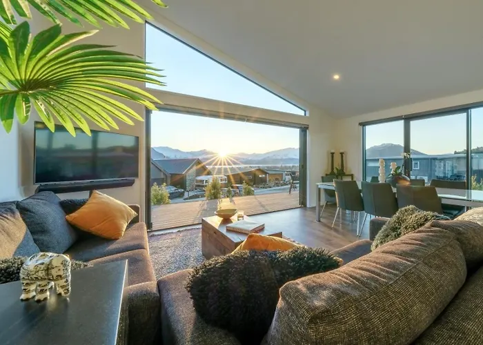 Easy-living With Incredible Views *
